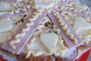 Aperitiv tort sarat