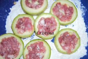 Dovlecei pane umpluti cu carne