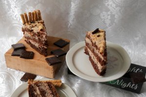 Desert tort cu crema de ciocolata