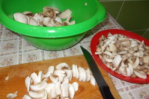 Tocanita de champignons cu piure de cartofi