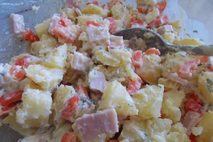 Salata de cartofi cu sunca