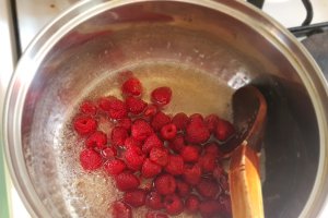 Desert dulceata de fructe de padure