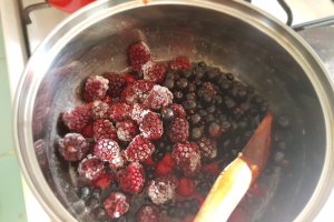 Desert dulceata de fructe de padure