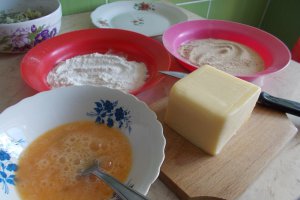 Aperitiv cascaval pana, cu salata de varza