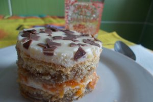 Desert prajitura gen Tiramisu