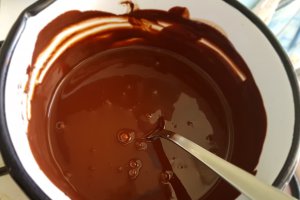 Desert tort cu jeleu de zmeura si crema mascarpone