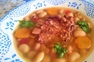 Ciorba de fasole boabe noi - in parga