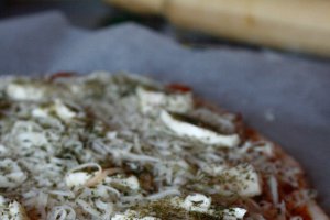 Pizza cu carne tocata