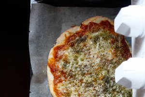 Pizza cu carne tocata