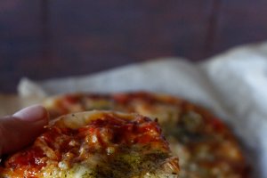 Pizza cu carne tocata