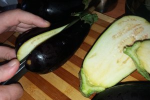 Vinete umplute cu carne de curcan