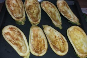 Vinete umplute cu carne de curcan