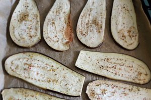 Rulouri de vinete umplute cu ricotta