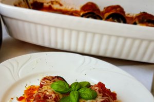 Rulouri de vinete umplute cu ricotta