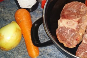 Osso buco milanez si gremolata