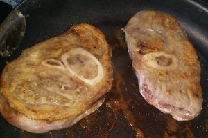 Osso buco milanez si gremolata