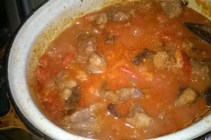 Tocana cu carne de porc si ardei copt