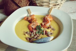 Supa crema de cartofi cu fructe de mare