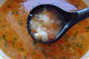 Supa de legume, cu zdrente de oua