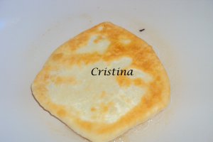 Aperitiv placinte cu cascaval, marar si patrunjel