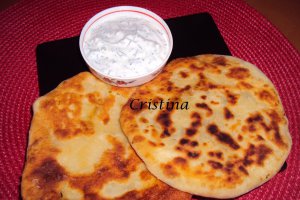 Aperitiv placinte cu cascaval, marar si patrunjel