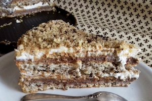 Desert prajitura cu blat, biscuiti si crema