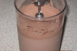 Inghetata cu cacao si nuci
