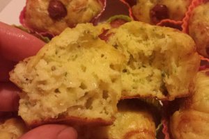 Aperitiv briose cu dovlecel si mozzarella