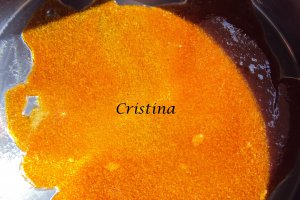 Prajitura rasturnata cu piersici si caramel
