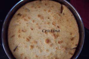 Prajitura rasturnata cu piersici si caramel