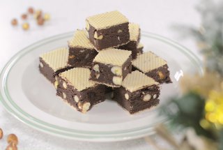 Desert ciocolata de casa cu alune de padure