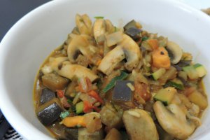 Piept de pui cu legume si sos de soia