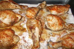 Pulpe pe pat de sare grunjoasa cu mamaliguta si mujdei