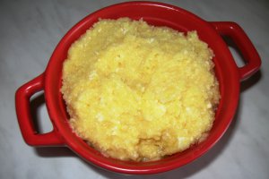 Ostropel de pui cu mamaliguta "imbracata" in branza de oi