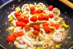 Linguini siciliene cu fructe de mare