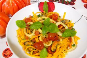 Linguini siciliene cu fructe de mare