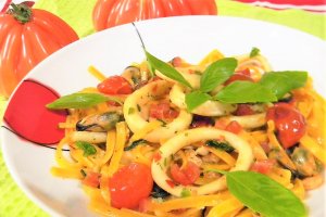 Linguini siciliene cu fructe de mare