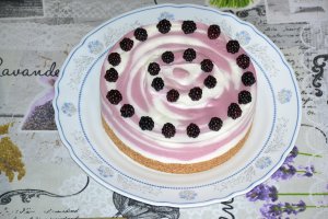 Cheesecake cu mure si iaurt
