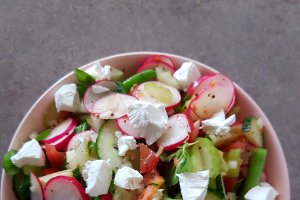 Salada dietetica cu branza de capra