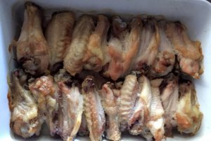 Tocanita de ardei cu aripioare de pui