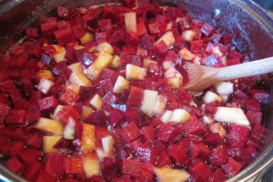 Dulceata din sfecla rosie si ananas