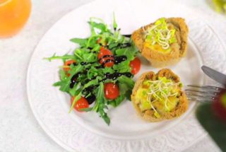 Aperitiv briose sarate cu telemea si ciuperci