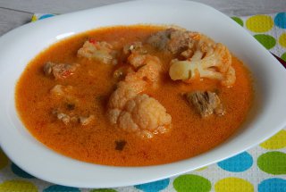 Ciorba de conopida cu carne de porc