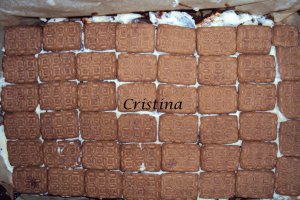 Desert tort de biscuiti cu crema de mascarpone