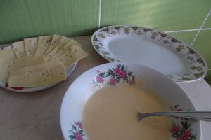Conopida pane, invelita in cascaval
