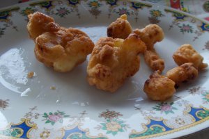 Conopida pane, invelita in cascaval