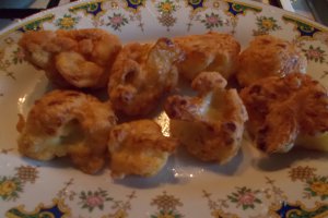 Conopida pane, invelita in cascaval