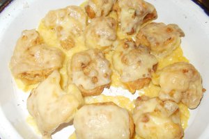 Conopida pane, invelita in cascaval