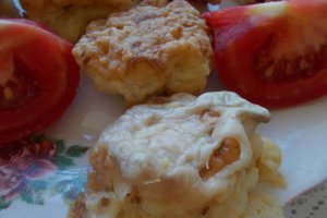 Conopida pane, invelita in cascaval