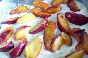 Desert prajitura cu piersici si ricotta